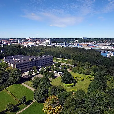 Metropolis - Klovervej 44 *