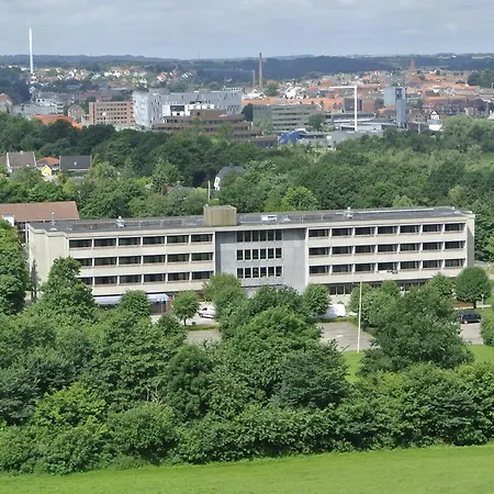 Metropolis - Klovervej 44 *